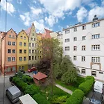 Old Town Studio Więzienna by Renters